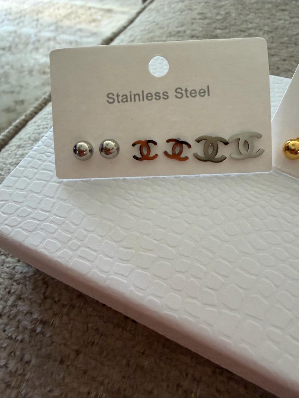 One gold & one silver tone set of post earrings, stainless steel (6 pc per set) - Picture 5 of 7